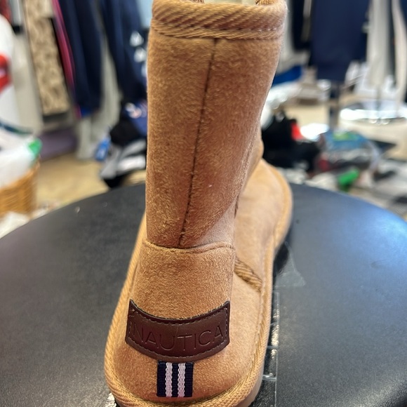 Women Boots - Picture 2 of 5